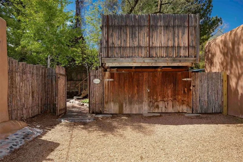 942 Canyon A & B, Santa Fe, NM 87501, Santa Fe, New Mexico, United States. - Photo 42