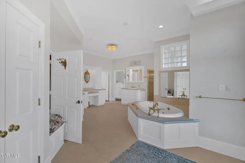 215 Lick Hollow Road, Greeneville, TN 37743, Greeneville, Tennessee, United States. - Photo 82