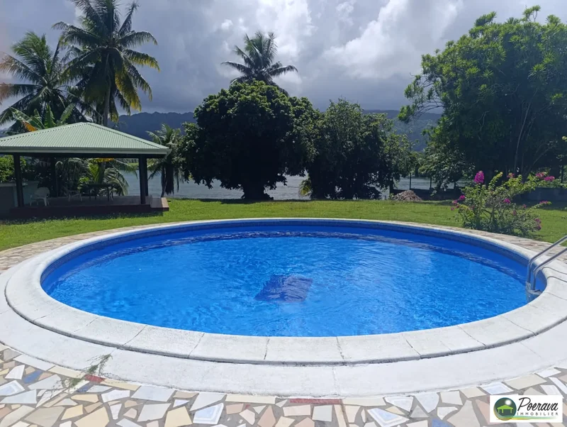 Taravao, Taravao, Windward Islands, French Polynesia. - Photo 6