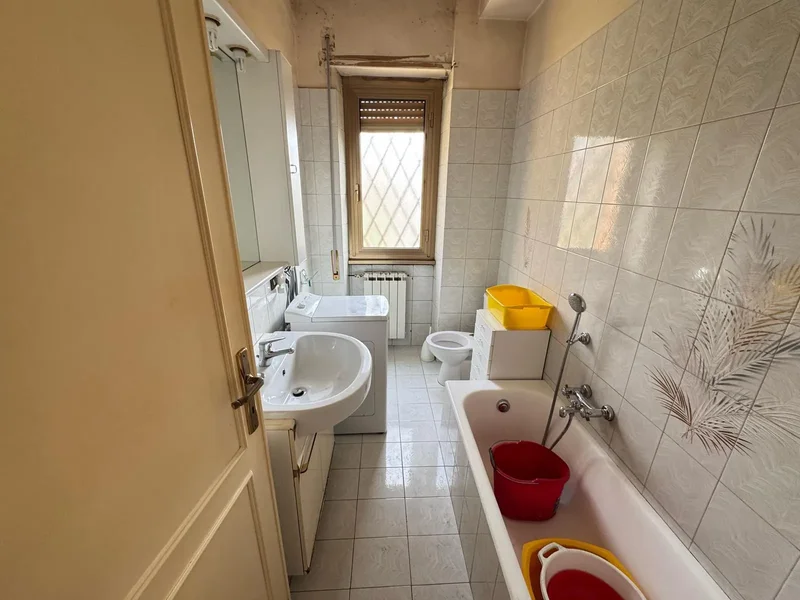Largo Gambassi, Val Melaina, Municipio Roma III, Roma, Lazio, 00141, Italia, Rome, Lazio, Italy. - Photo 4
