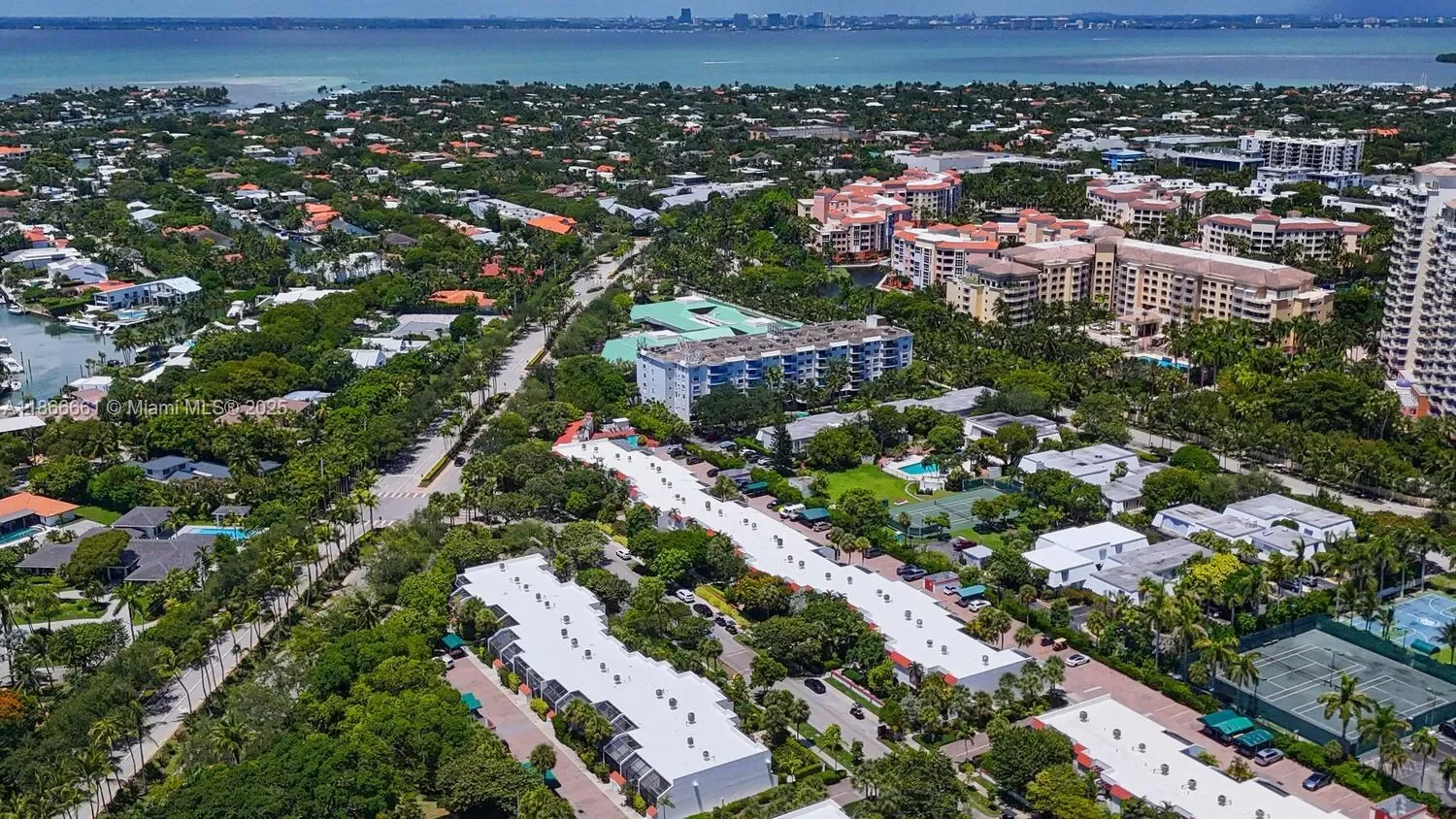 265 Grapetree Dr 110, Key Biscayne, Florida, United States. - Photo 41