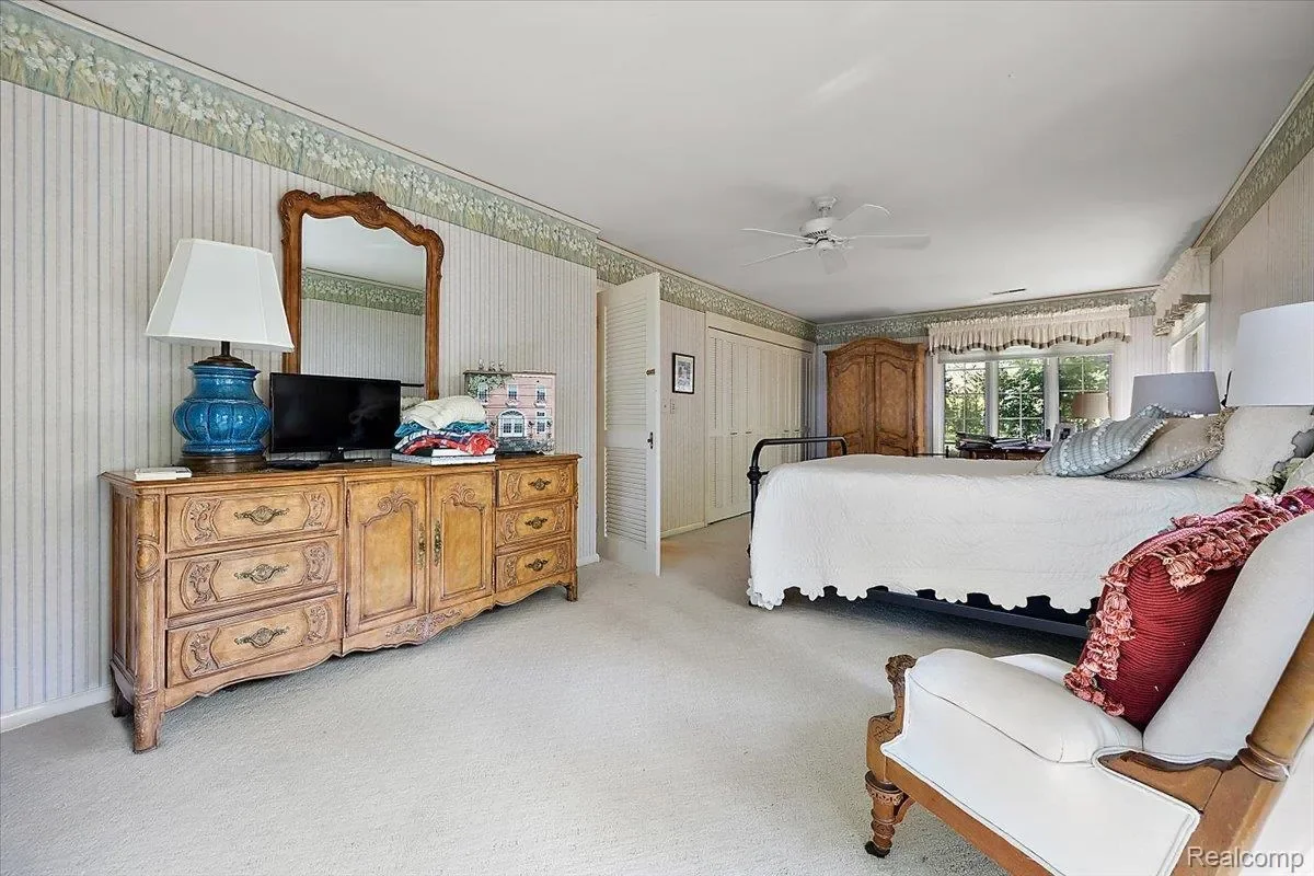 2236 Locklin Lane, West Bloomfield Charter Township, MI 48324, Orchard Lake Village, Michigan, United States. - Photo 20