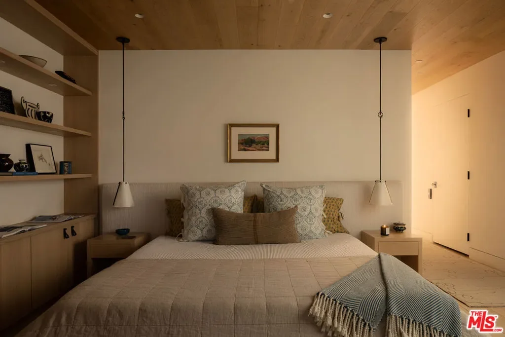 120 N Hart Avenue, Santa Monica, California, United States. - Photo 6