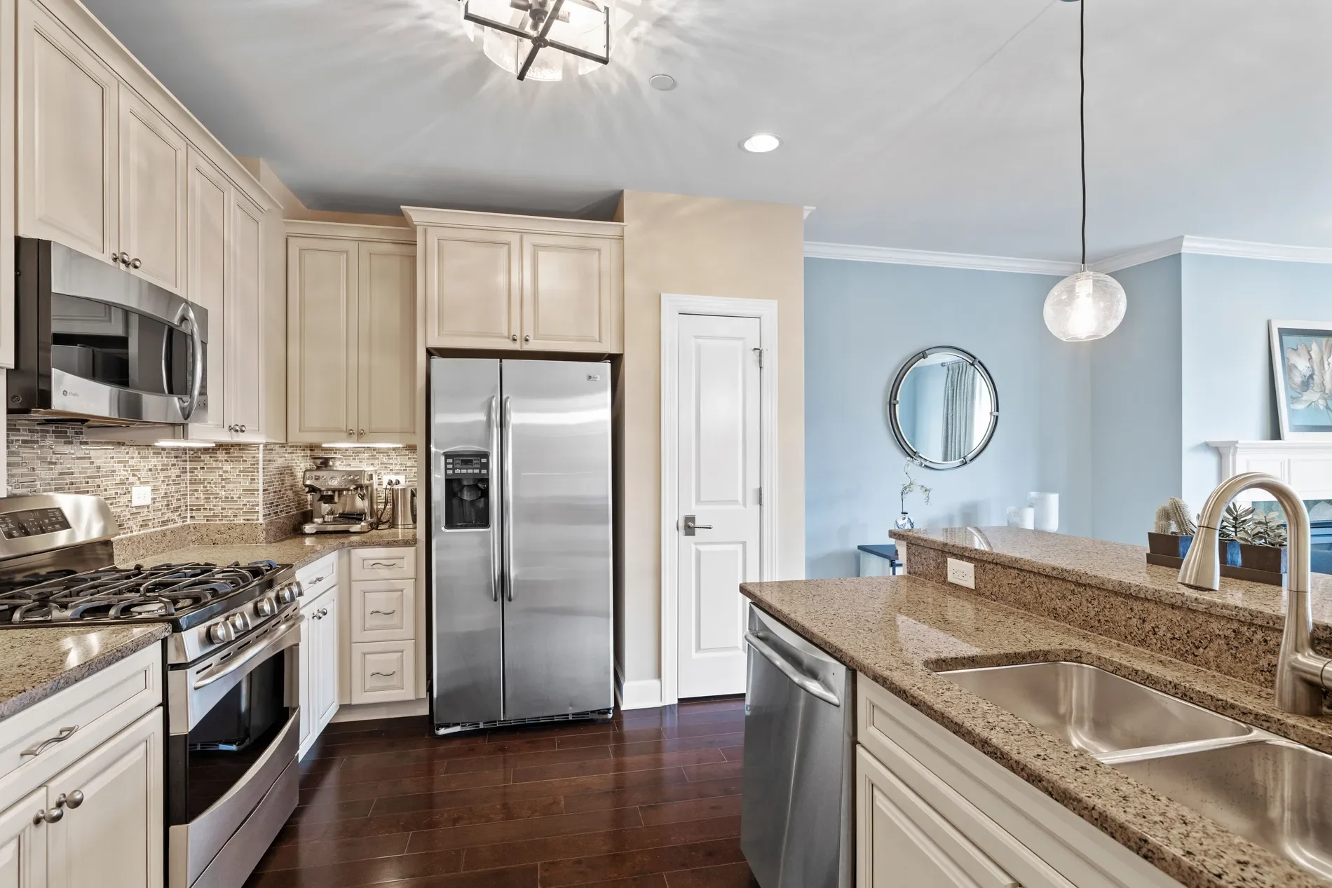 8 E Kennedy Avenue Unit# 206, Hinsdale, IL 60521, Hinsdale, Illinois, United States. - Hero Image