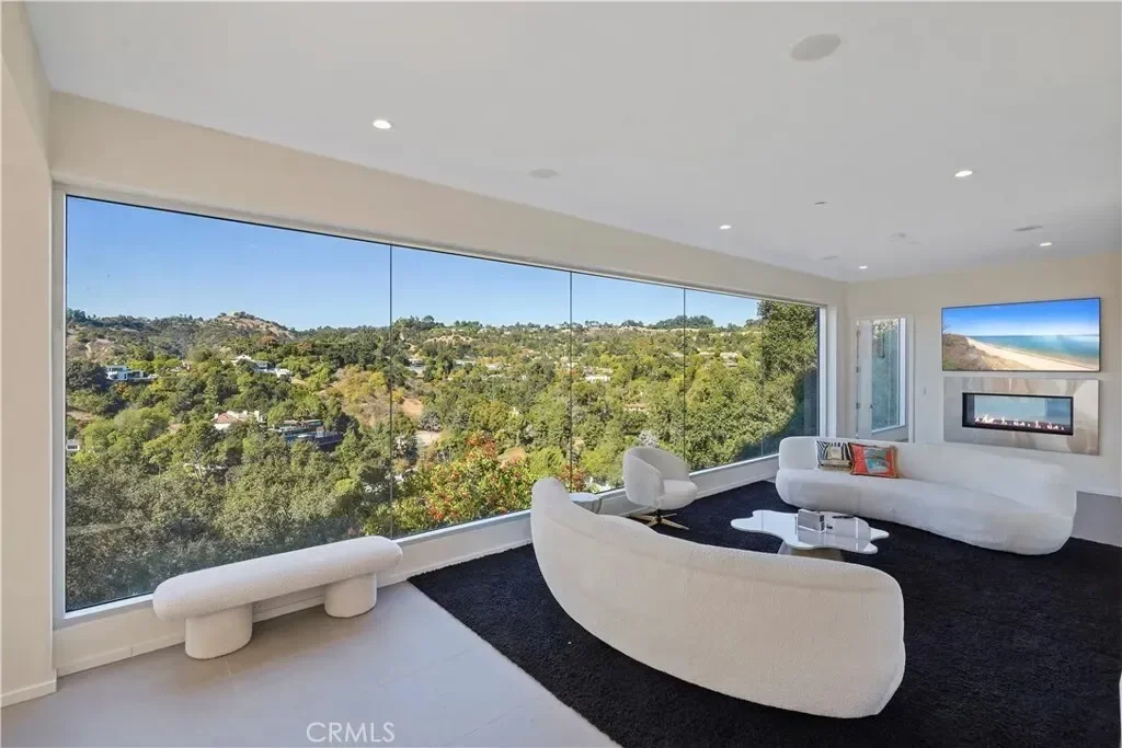 9716 Oak Pass Road, Beverly Hills, California, United States. - Photo 2