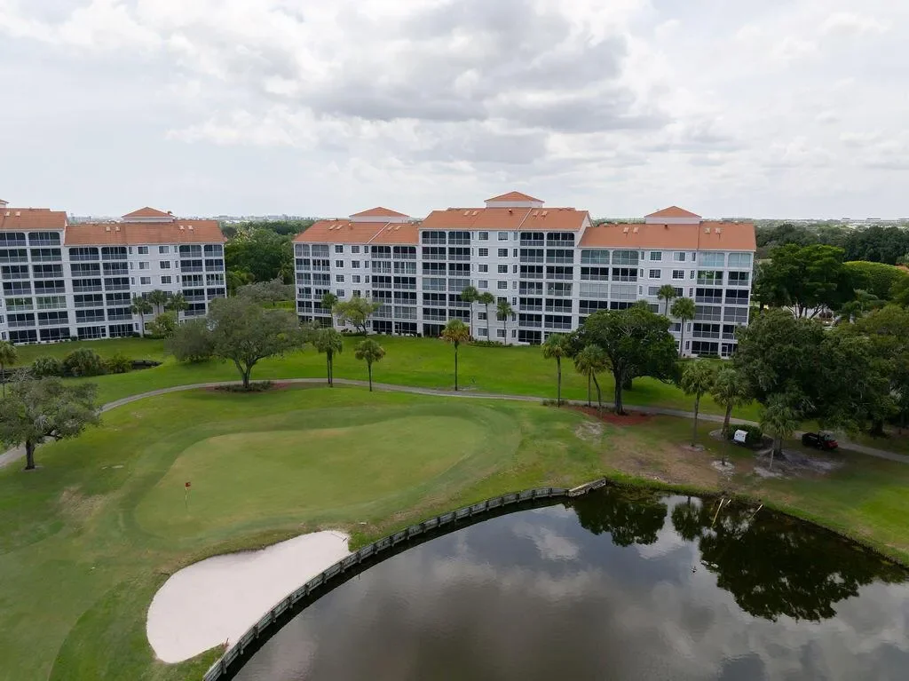 17031 Boca Club Boulevard, Boca Raton, Florida, United States. - Photo 20
