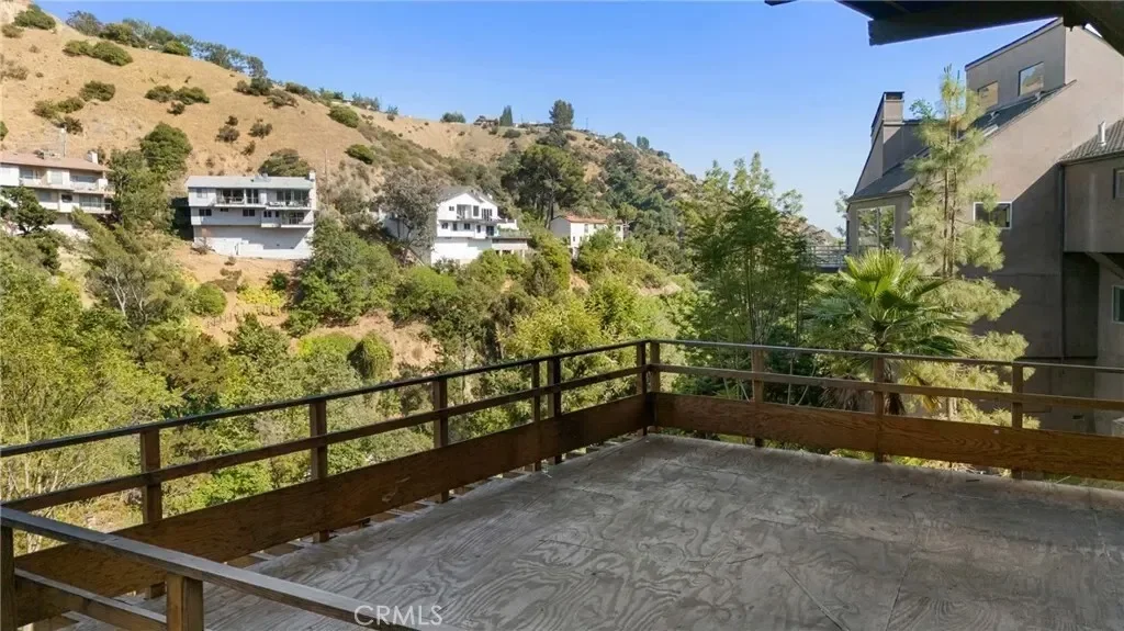 2522 Zorada Drive, Los Angeles, California, United States. - Photo 34