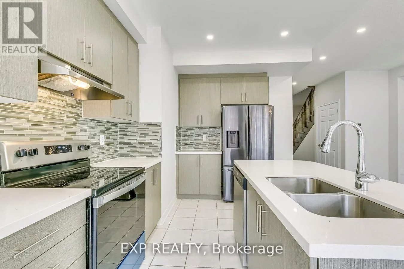142 TOUCAN TRAIL, Oakville, Ontario, Canada. - Photo 12