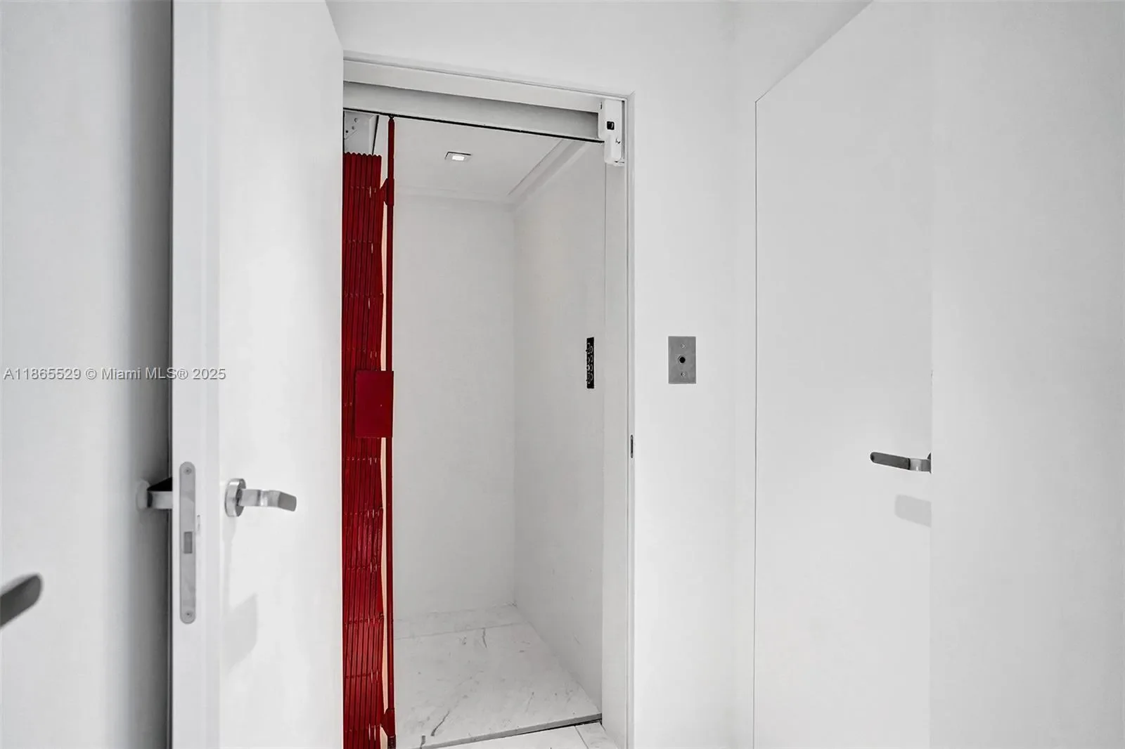1000 Venetian Way, #TH101, Miami, Florida, United States. - Photo 8