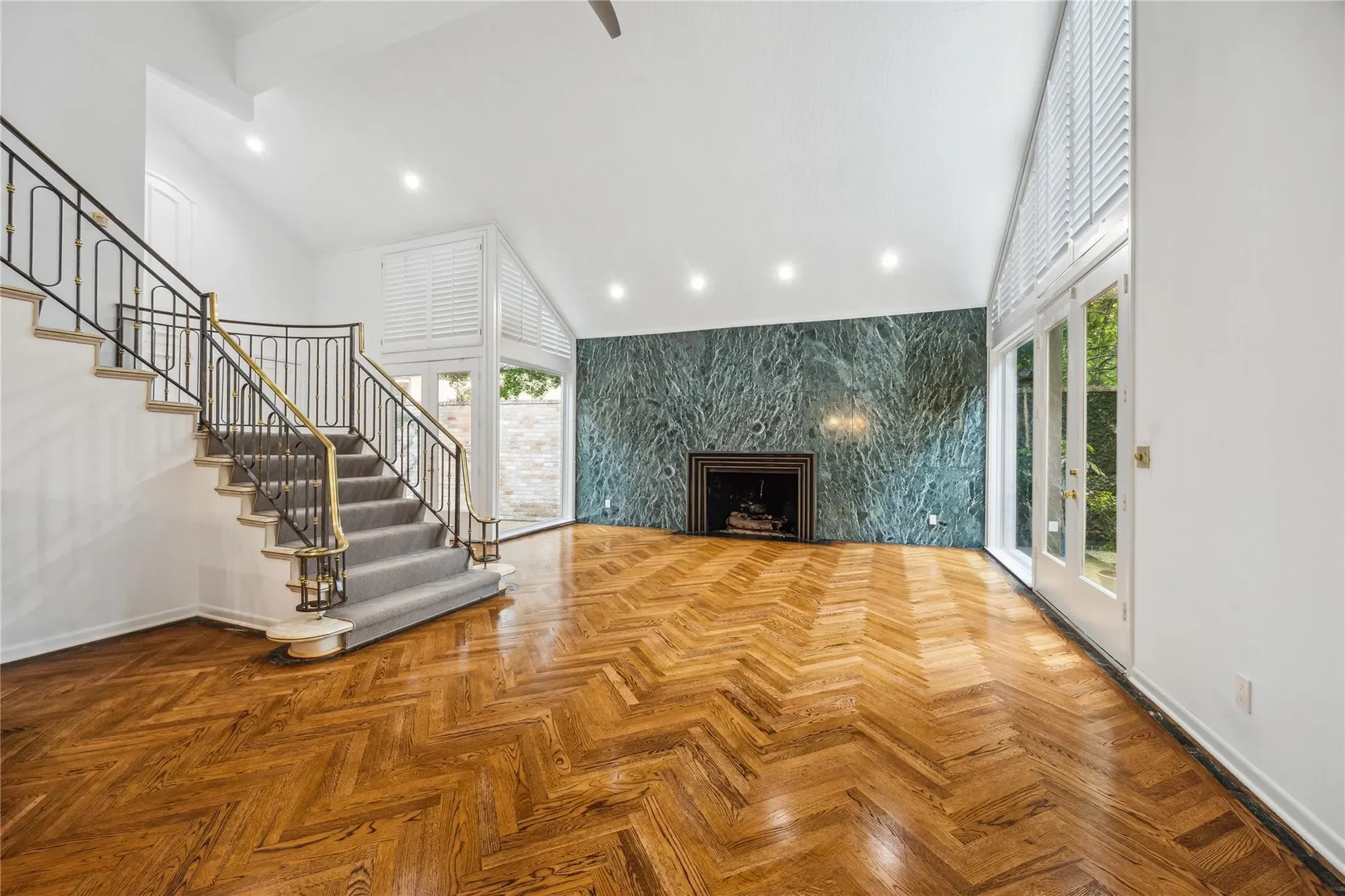 4 River Hollow Lane, Houston, Texas, United States. - Photo 23
