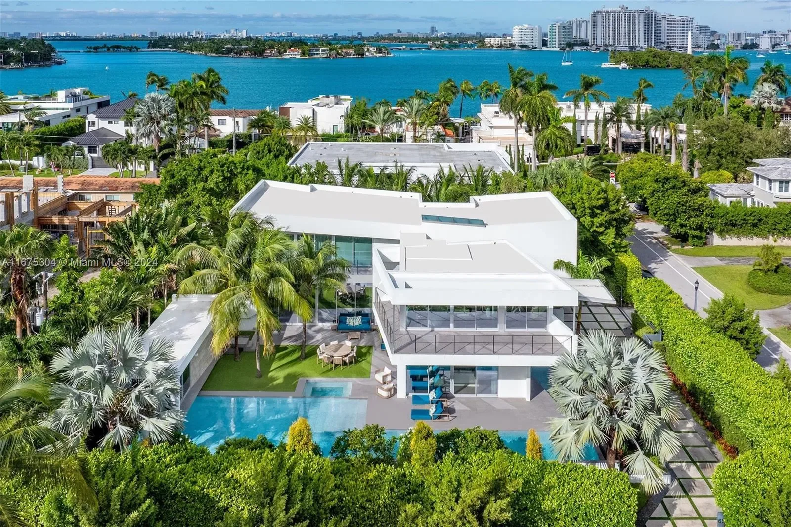 65 S Hibiscus Dr, Miami Beach, Florida, United States. - Photo 7