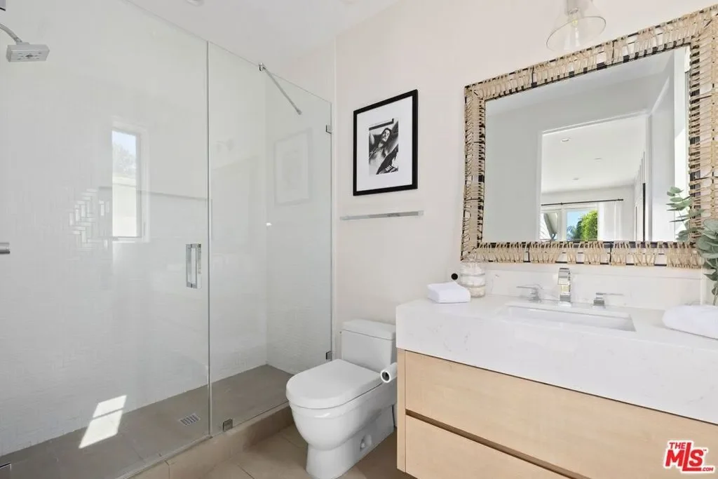 15125 Valley Vista Boulevard, Los Angeles, California, United States. - Photo 26