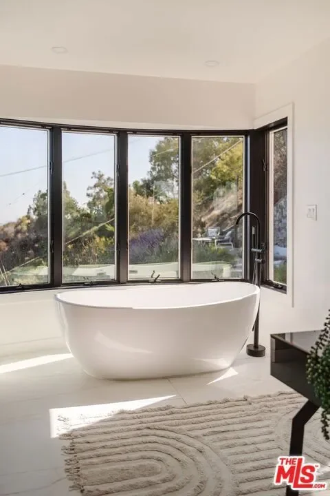 1648 Summitridge Drive, Beverly Hills, California, United States. - Photo 29