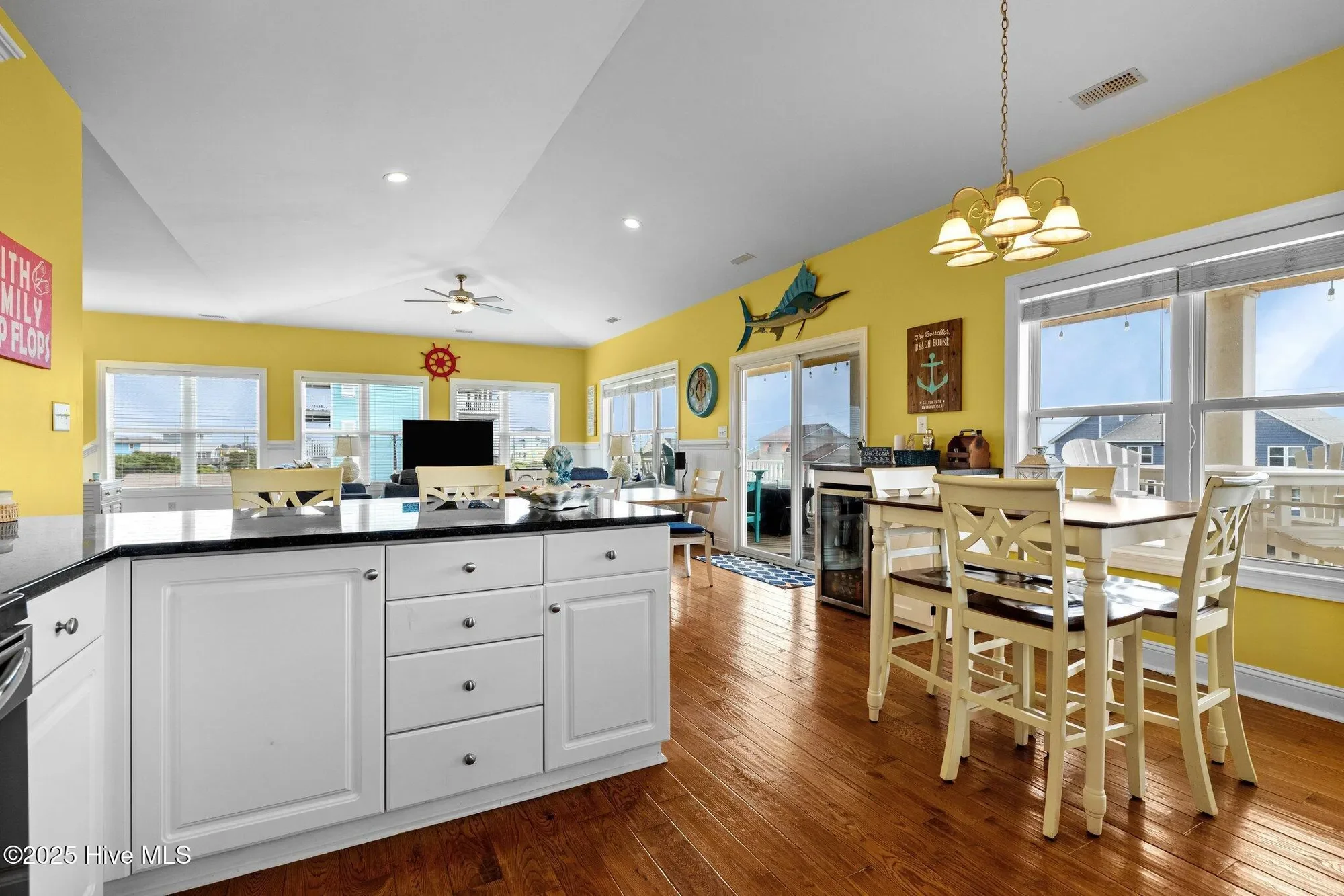 2414 Ocean Drive, Emerald Isle, North Carolina, United States. - Photo 8