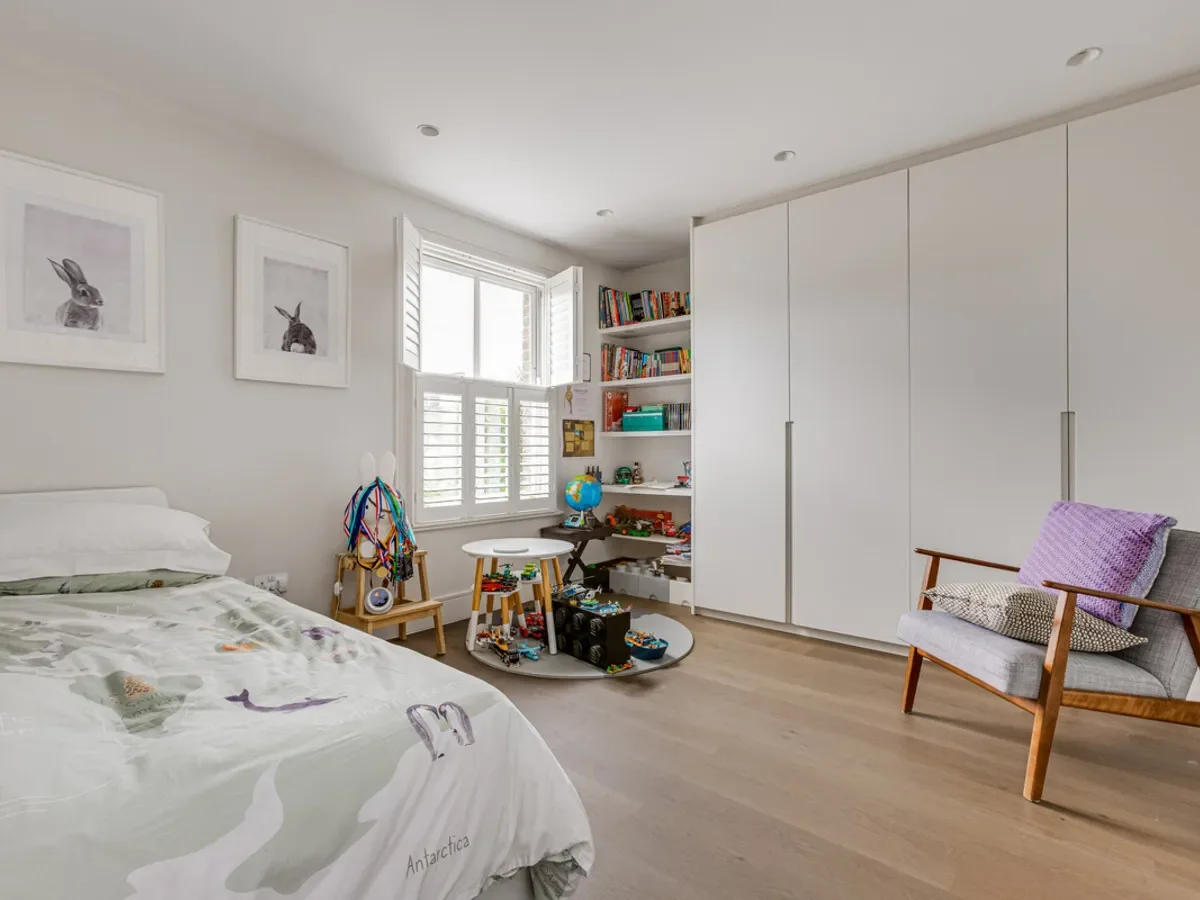 Henning Street, London, SW11, London, England, United Kingdom. - Photo 10