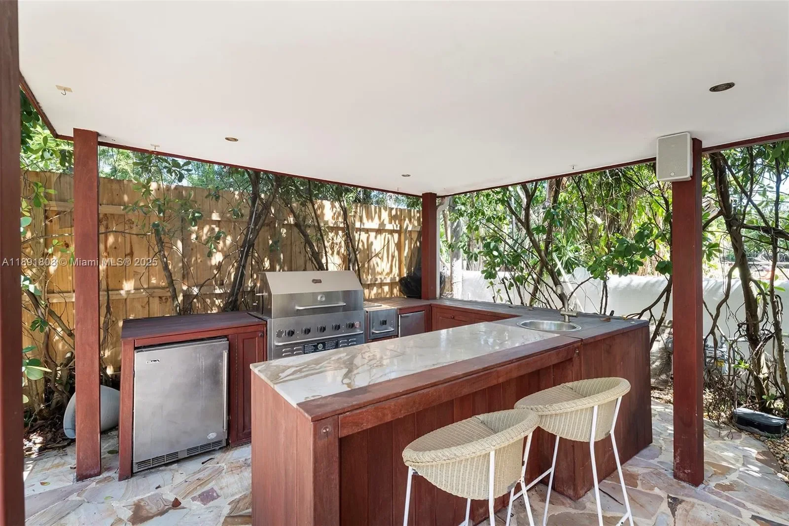 2701 N Bay Rd, Miami Beach, Florida, United States. - Photo 2
