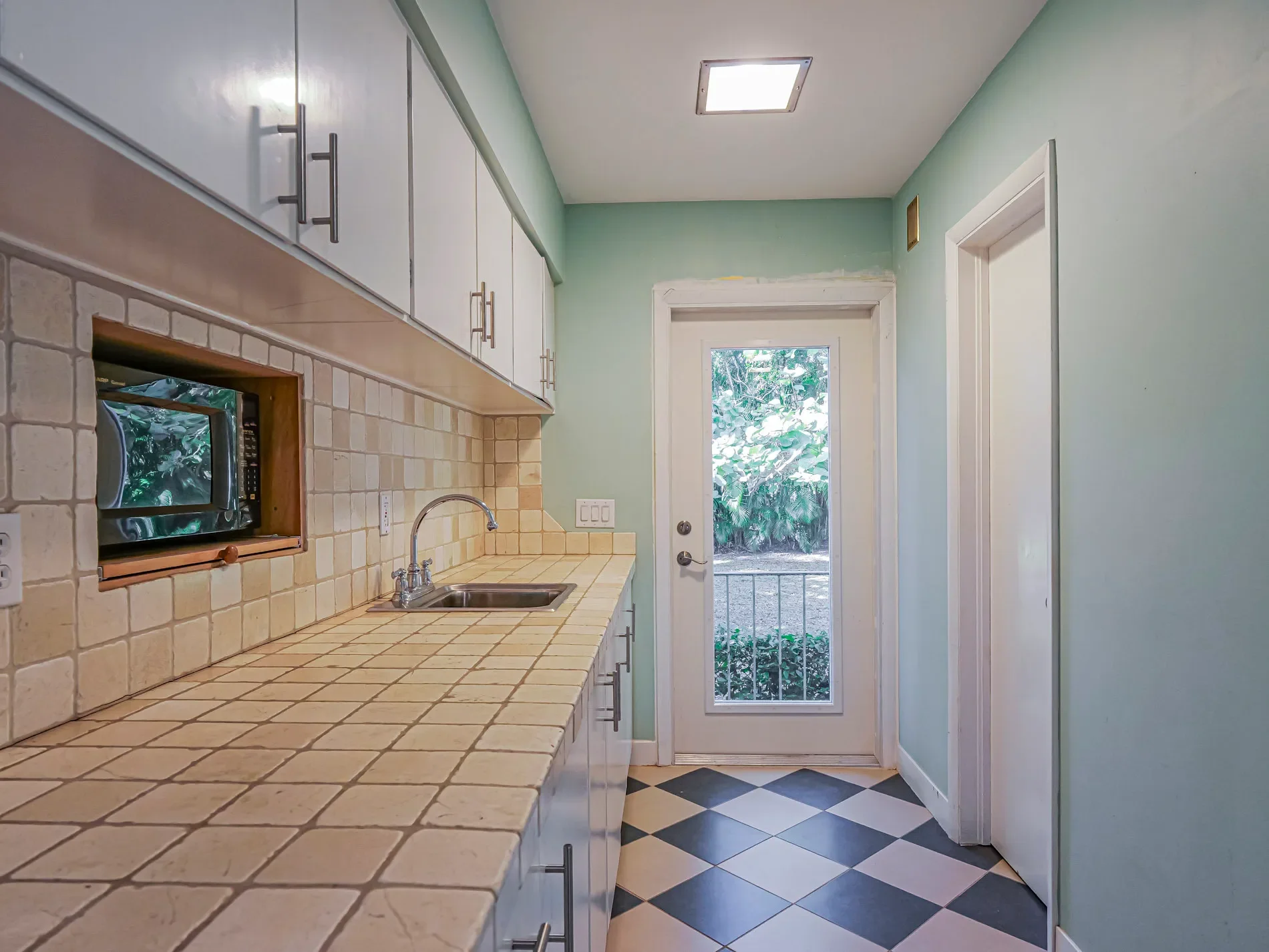 975 25th Street , Vero Beach, FL 32960, Vero Beach, Florida, United States. - Photo 13