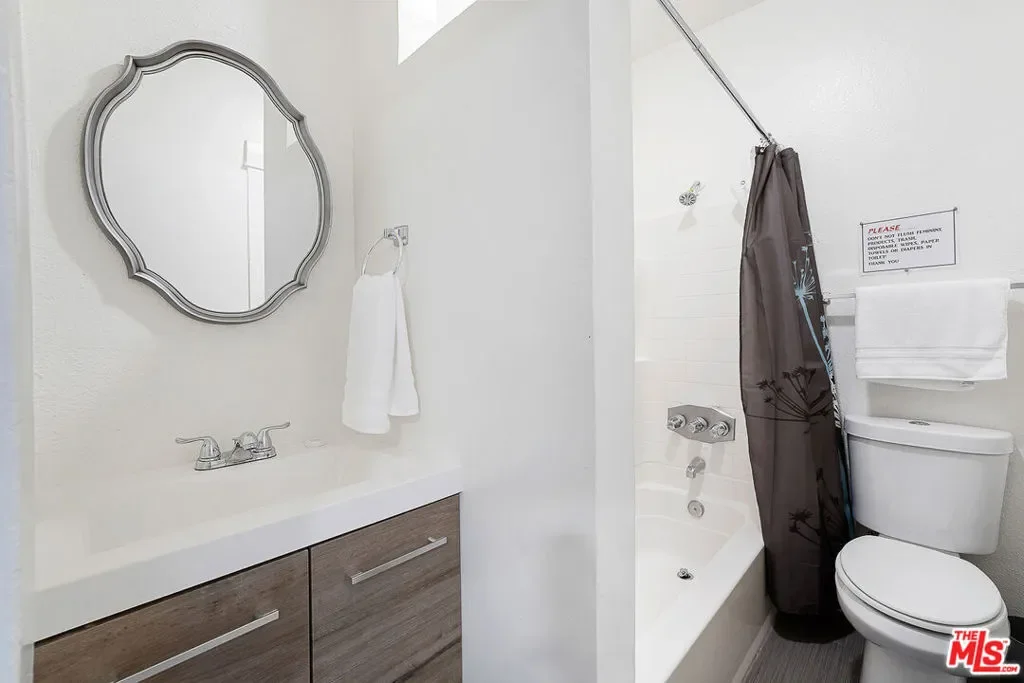 330 Cedar Avenue, Signal Hill, California, United States. - Photo 17