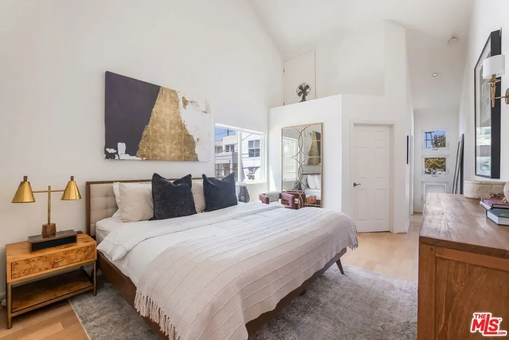 439 Carroll Canal, Los Angeles, California, United States. - Photo 19