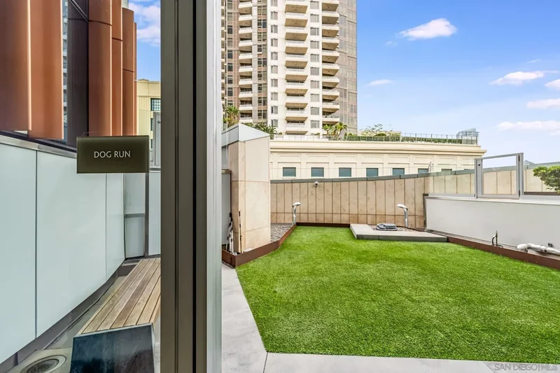 888 W E Street 1001, San Diego, California, United States. - Photo 63