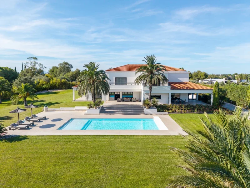 4 Bedrooms Single Family Detached