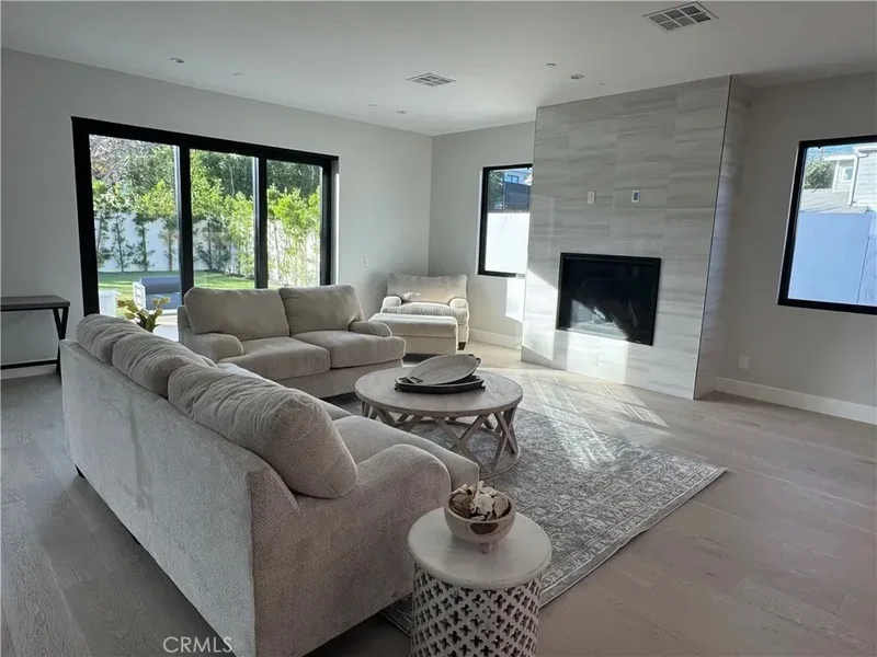1612 Gates Avenue, Manhattan Beach, California, United States. - Photo 13