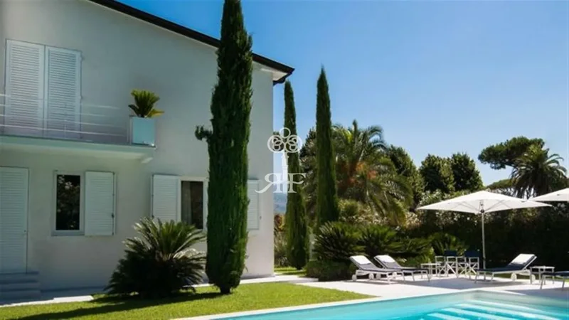 Forte dei Marmi, Tuscany, Italy. - Photo 6