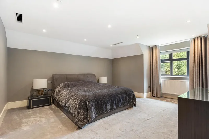 Fairmile Lane, Cobham, England, United Kingdom. - Photo 22