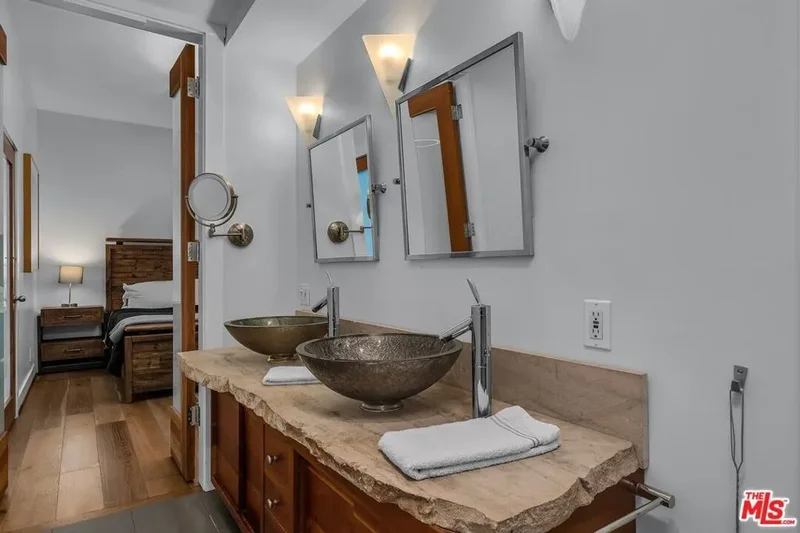 560 Westminster Avenue, Los Angeles, California, United States. - Photo 26