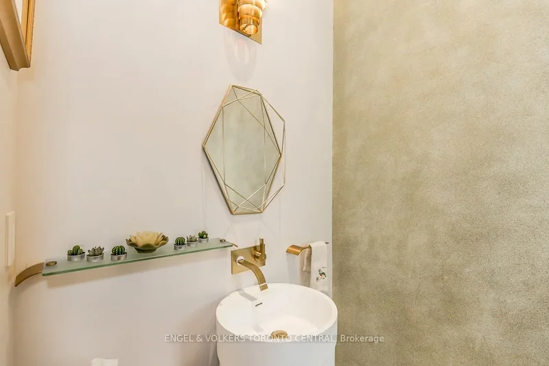 16 Valleycrest Drive, Shanty Bay, Ontario, Canada. - Photo 3