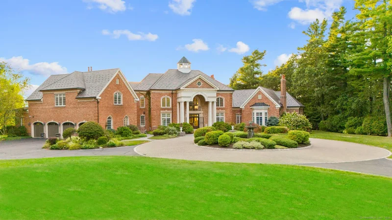 23 Robkins Road, Avon, Connecticut, United States. - Photo 3
