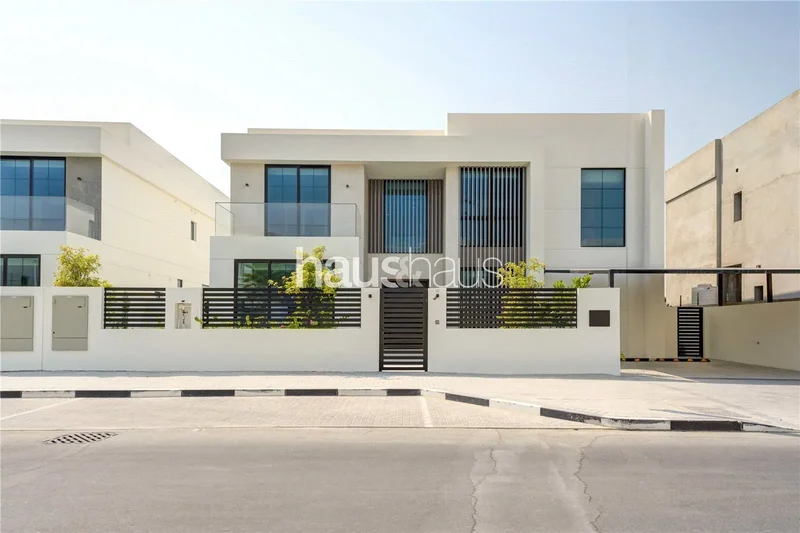 Unmatched Luxury | Dual Kitchens | Area Specialist