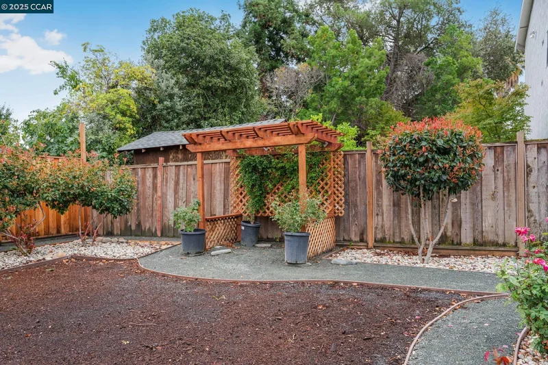 1015 Pleasant Valley Dr, Pleasant Hill, California, United States. - Photo 44