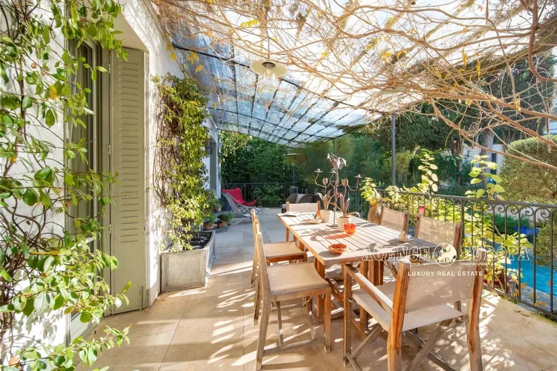 CANNES BENEFIAT – ADORABLE BOURGEOIS HOUSE
