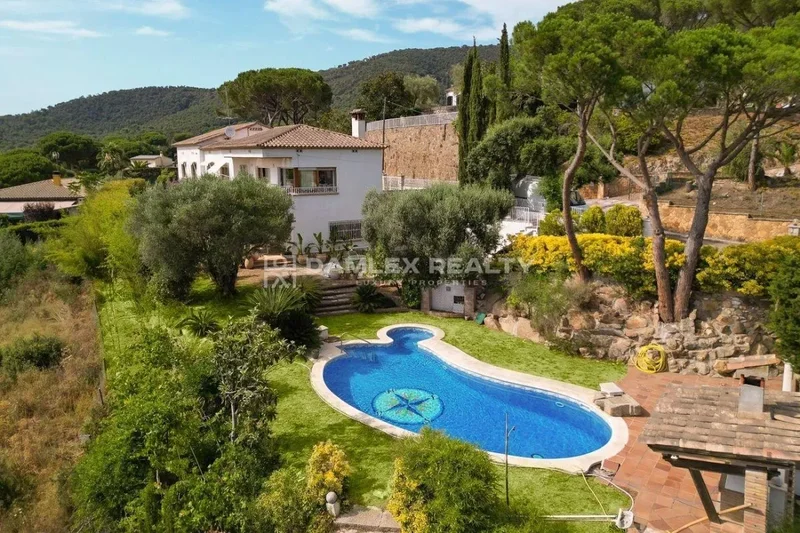 Detached house for sale in Bell-Lloc
