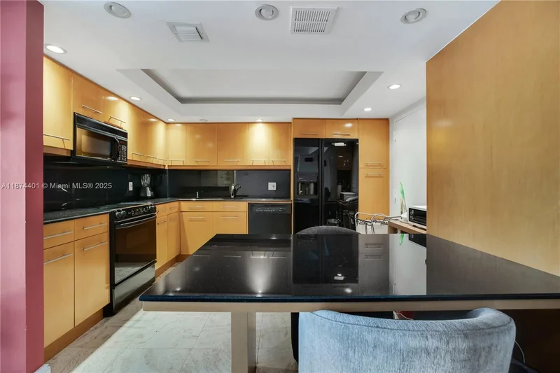 3 Grove Isle Dr C1108, Miami, Florida, United States. - Photo 17