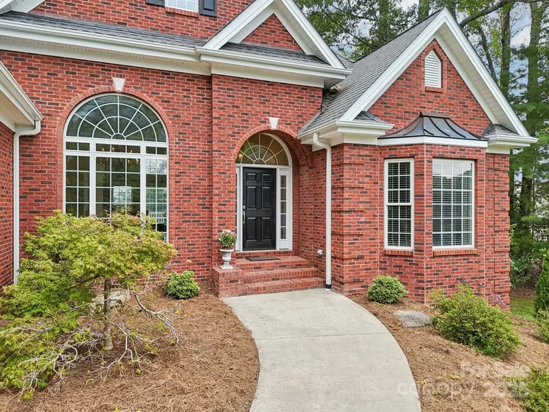 310 Sweetbriar Drive, Hendersonville, NC 28739, Laurel Park, North Carolina, United States. - Photo 7