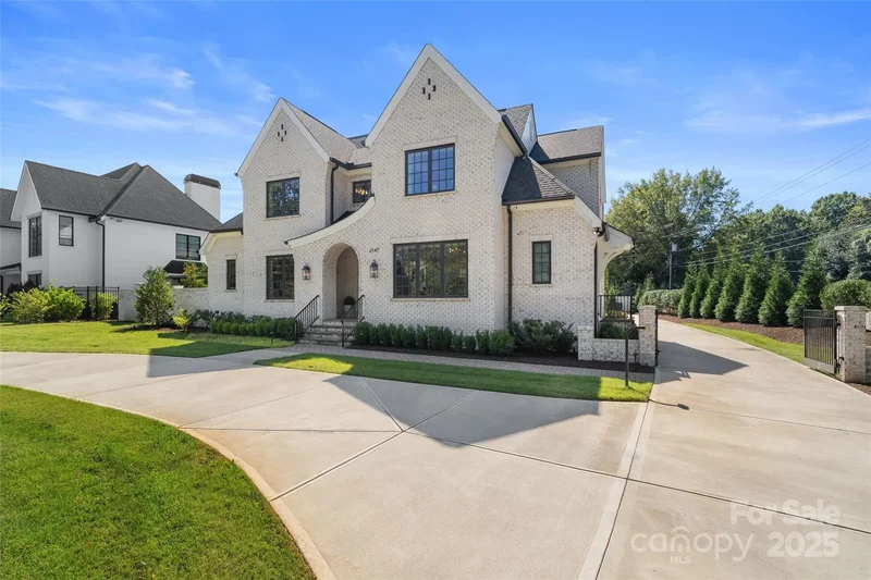 2147 Sharon Avenue , Charlotte, NC 28211, Charlotte, North Carolina, United States. - Photo 4