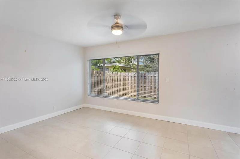 3241 NE 17th Ave, Oakland Park, FL 33334, Oakland Park, Florida, United States. - Photo 14