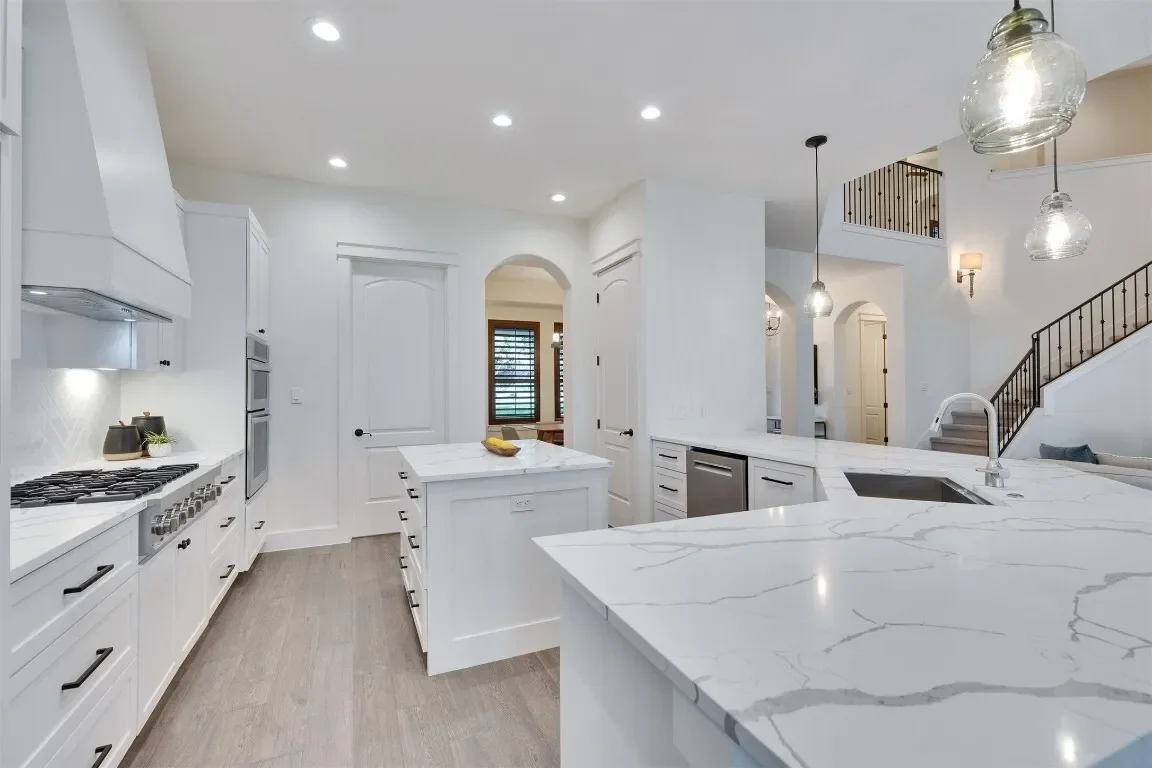 13601 Montview Drive, Austin, TX 78732, Austin, Texas, United States. - Photo 16