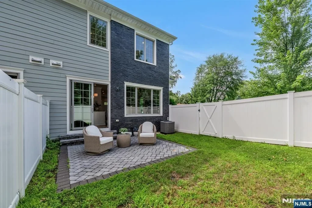 11 Gabriel Court #11, Paramus, New Jersey, United States. - Photo 28