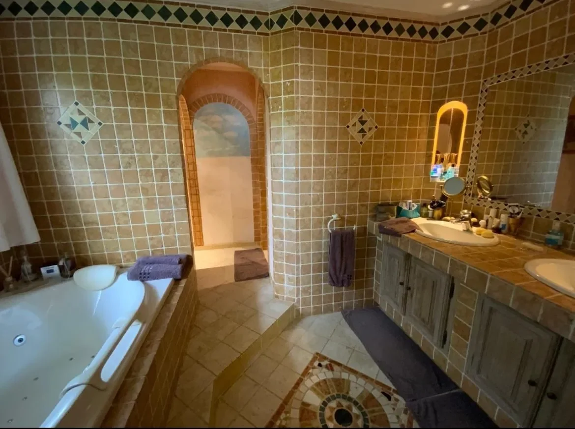 Gallery photo 2