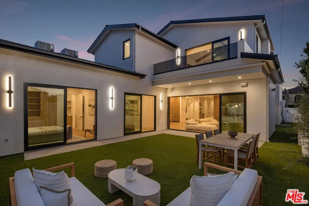 3910 Mclaughlin Avenue, Los Angeles, California, United States. - Photo 19
