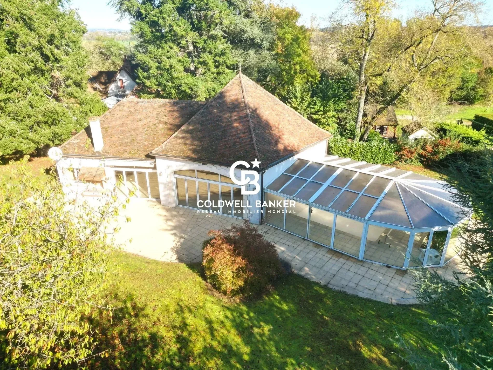 Exterior photo 3