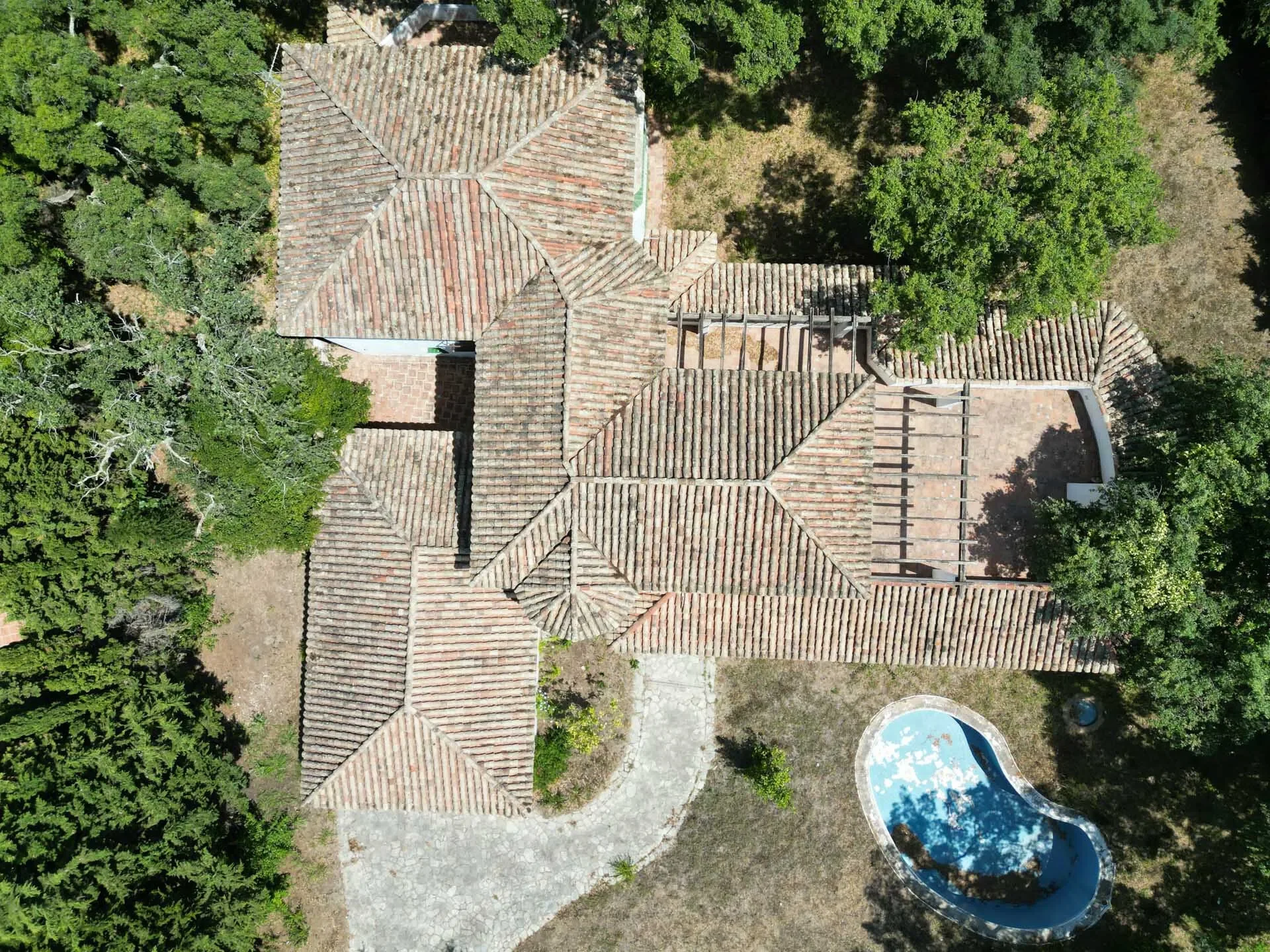 Exterior photo 12