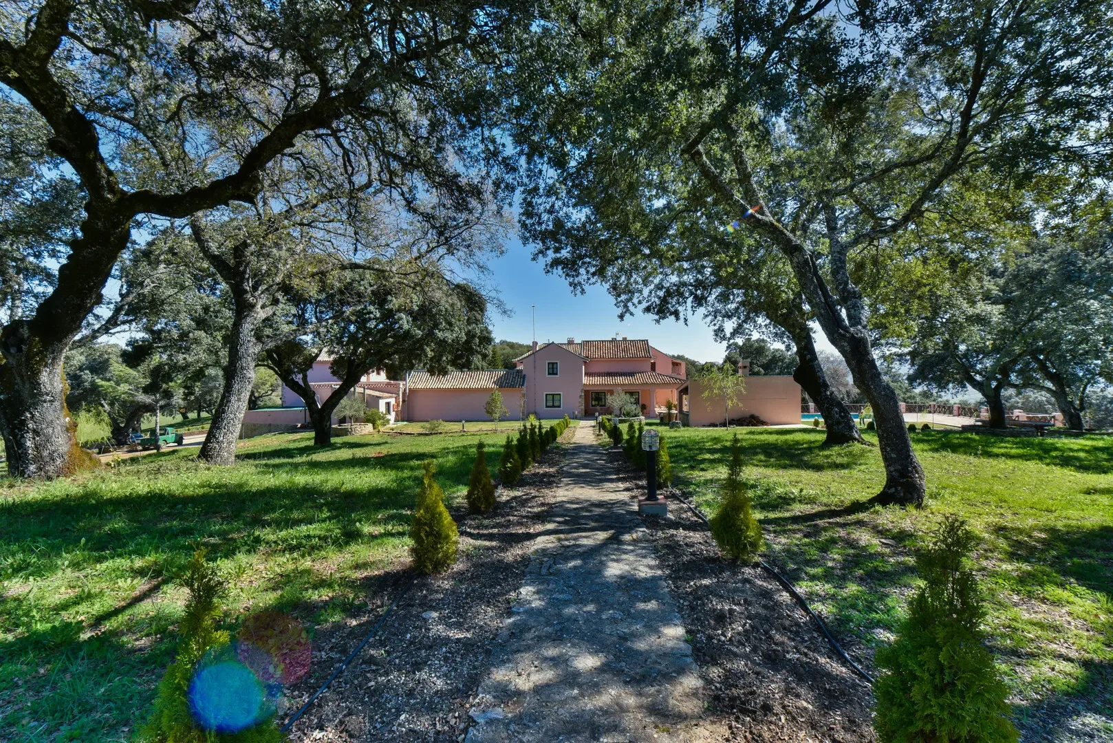 Exterior photo 7