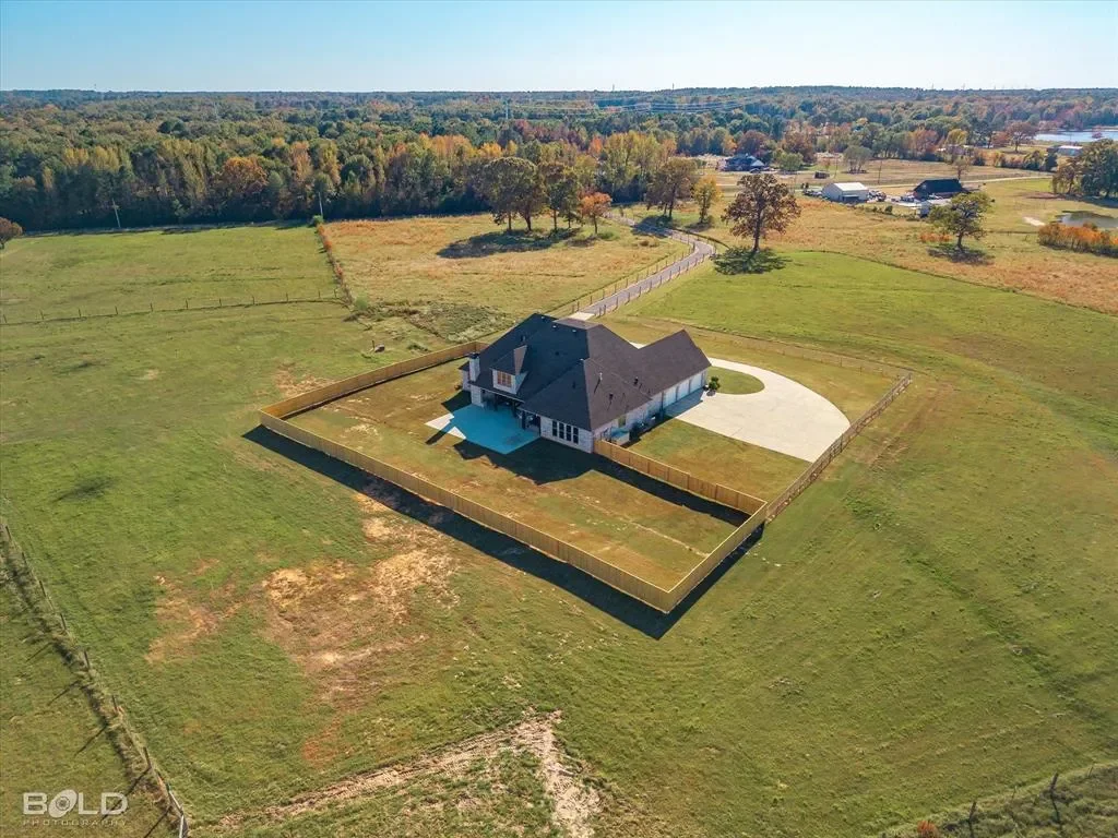 Single Family Residence in Shreveport