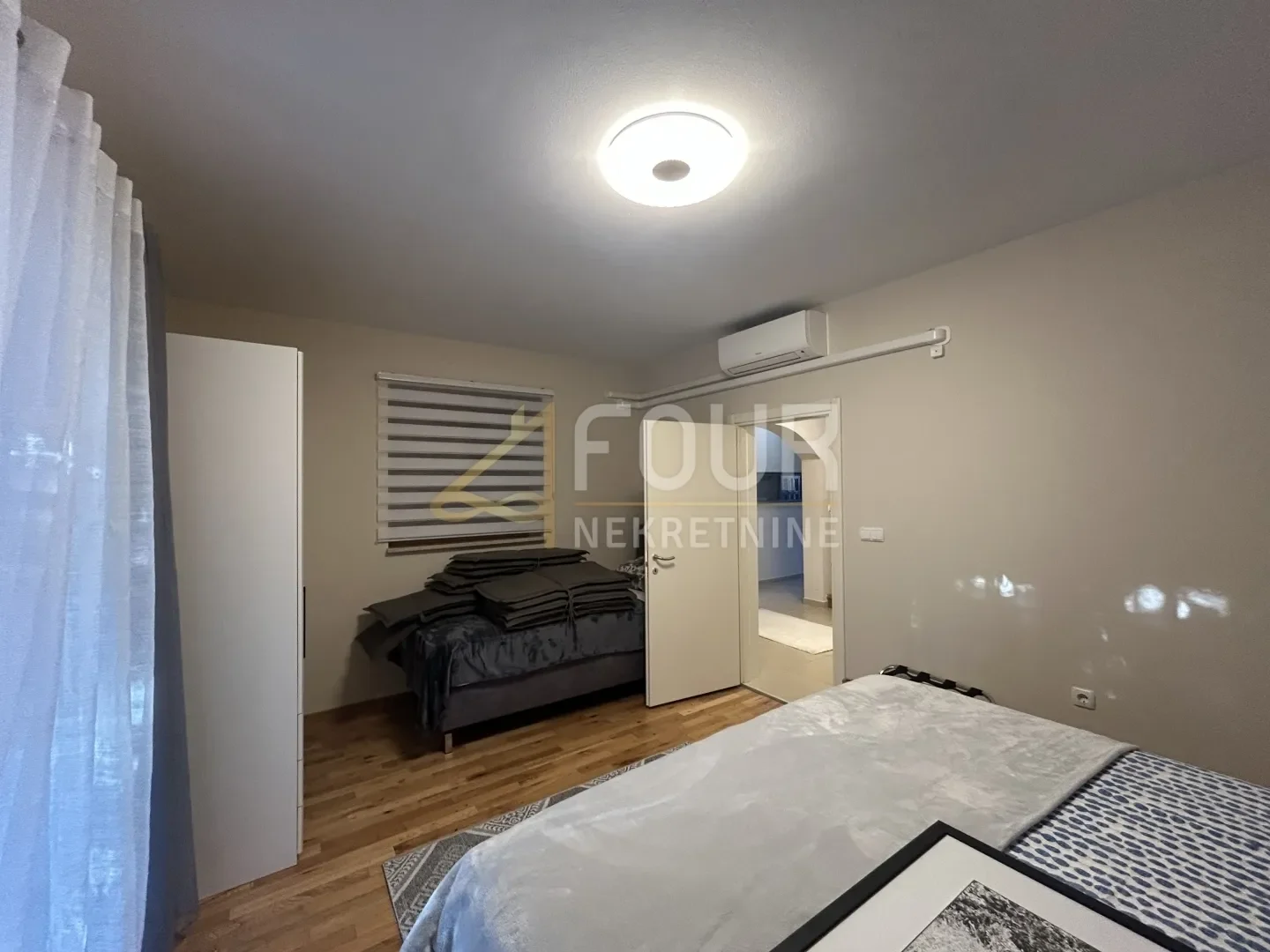 Gallery photo 4
