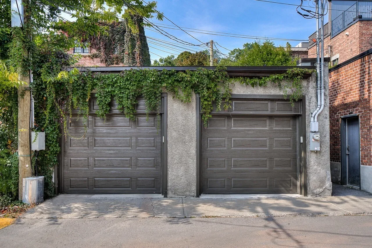 Exterior photo 3
