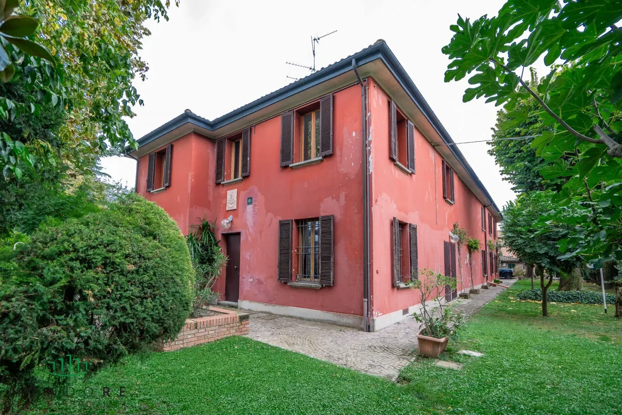 via Stradelli Guelfi, Poggio, Emilia-Romagna, Italy. - Photo 2
